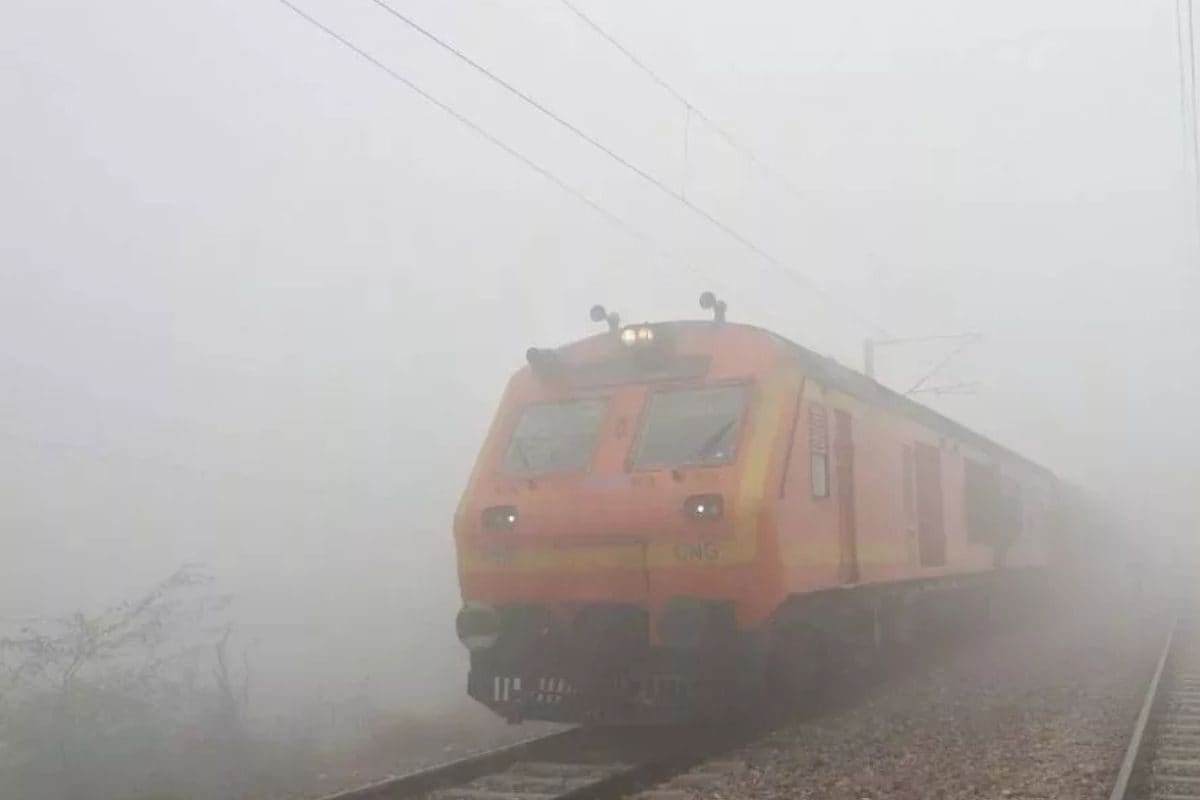 कोहरे की मार- राजधानी बिहार संपर्क क्रांति समेत 60 ट्रेनें 8 घंटे तक देरी से