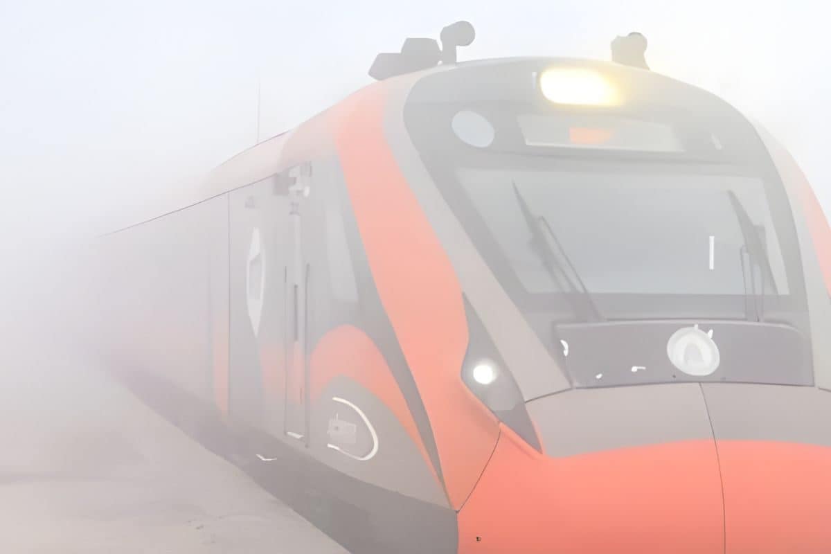कोहरे की वजह से दिल्‍ली आने वाली 84 ट्रेनें 9 घंटे तक लेटयहां देखें लिस्‍ट