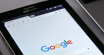 वीजा मिलने में हो रही इस देरी का मुख्य कारण अमेरिकी प्रशासन द्वारा अपनाई गई सख्त जांच प्रक्रिया है.