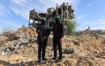 हमास अपने हथियार छोड़ने को तैयार पर रखी शर्त. (Credit- Reuters)