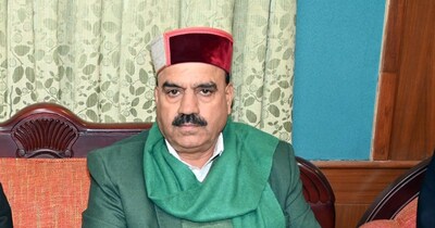 शुक्रवार को हमीरपुर के होटल हमीर में पत्रकार वार्ता के दौरान इंदद्रत लखनपाल ने सारे घटनाक्रम पर राजनीतिक रंग देने की बात की. 