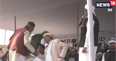 हुमायूं कबीर ने शनिवार 6 दिसंबर 2025 को मुर्शिदाबाद में बाबरी मस्जिद की नींव रखी. (फोटो: एएनआई) 