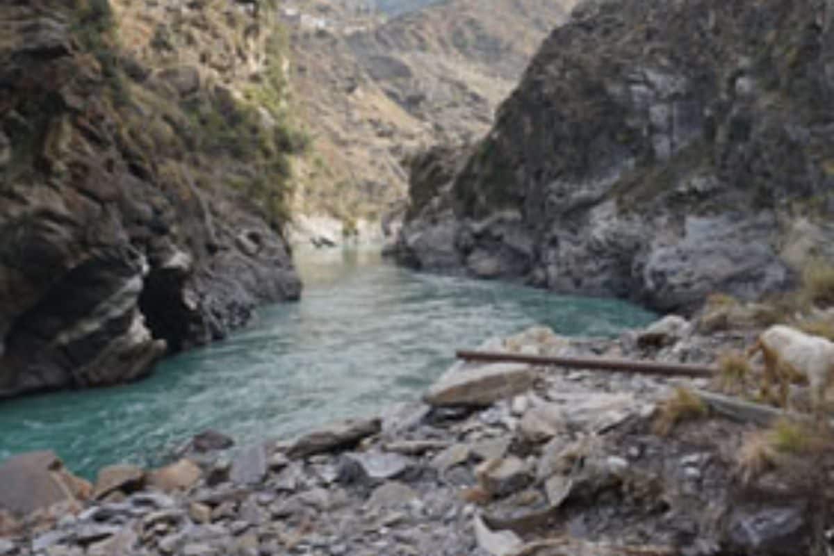 J&K में बड़ी सुरक्षा खामी हाईड्रो प्रोजेक्ट के 29 कर्मियों के आतंकवादी लिंक!