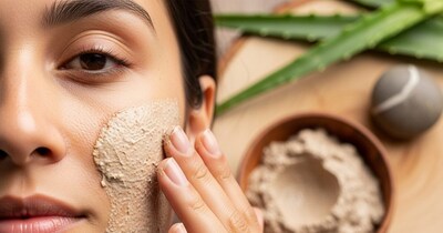 मुल्तानी मिट्टी और फिटकरी का पेस्ट