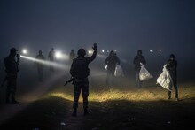 भारत-बांग्लादेश बॉर्डर पर पहुंचे 7 लोग, BSF ने जैसे ही रोका, मच गया हड़कंप