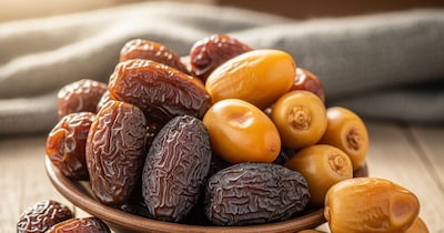 Black or Yellow Dates: Benefits, Consumption & Which Is Right For You