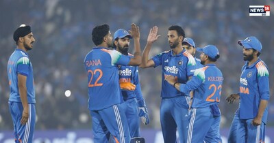 साउथ अफ्रीका के खिलाफ दूसरे वनडे में विकेट लेने के बाद जश्न मनाते भारतीय खिलाड़ी.