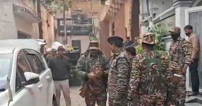 36 घंटे की छापेमारी के बाद रवाना हुई ईडी की टीम.