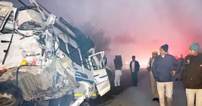 मथुरा में यमुना एक्सप्रेसवे पर भीषण सड़क हादसा.