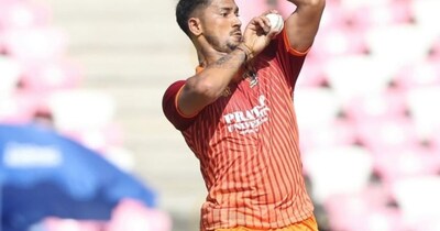 देवेंद्र बोरा ने रोहित शर्मा को जीरो पर किया आउट.