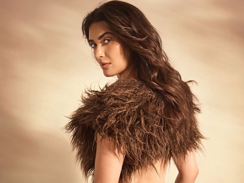 karishma tanna, karishma tanna struggle, karishma tanna movies, karishma tanna life story, karishma tanna birthday