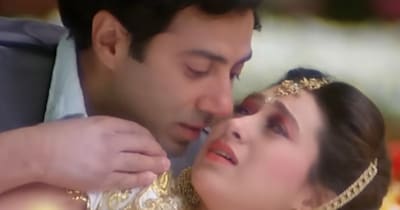 Karisma Kapoor, Sunny Deol's 'Chand Sa Chehra' song: 29 years on, praised for non-vulgar romance