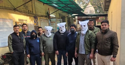 करोल बाग में पांच लोगों ने इनकम टैक्स अफसर बनकर ज्वेलरी वर्कशॉप से सोना लूटा. (फोटो News18)