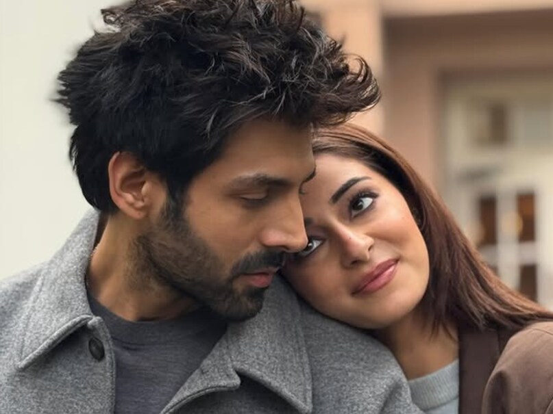 कार्तिक आर्यन के फिल्मी करियर पर एक नजर डालेंगे तो देखेंगे कि उनकी फिल्मोग्राफी में कई सारी सीक्वल फिल्में शामिल हैं. उन्होंने लव आज कल 2, भूल भुलैया 2 औऱ भूल भुलैया 3 में काम किया. इसके साथ ही उनकी पाइपलाइन में भी कई सीक्वल फिल्में शामिल हैं. 