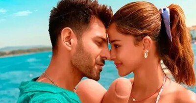  'तू मेरी मैं तेरा मैं तेरा तू मेरी'  का पोस्टर. 