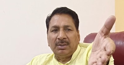 मध्‍य प्रदेश के कृषि मंत्री का दावा है कि खाद संकट नहीं है. 