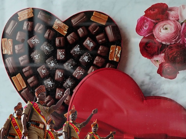 हेलो माय लव, इग्‍नोर क्‍यों कर रहे? इंस्‍पेक्‍टर संग हुआ कुछ ऐसा, सब भौंचक्‍के