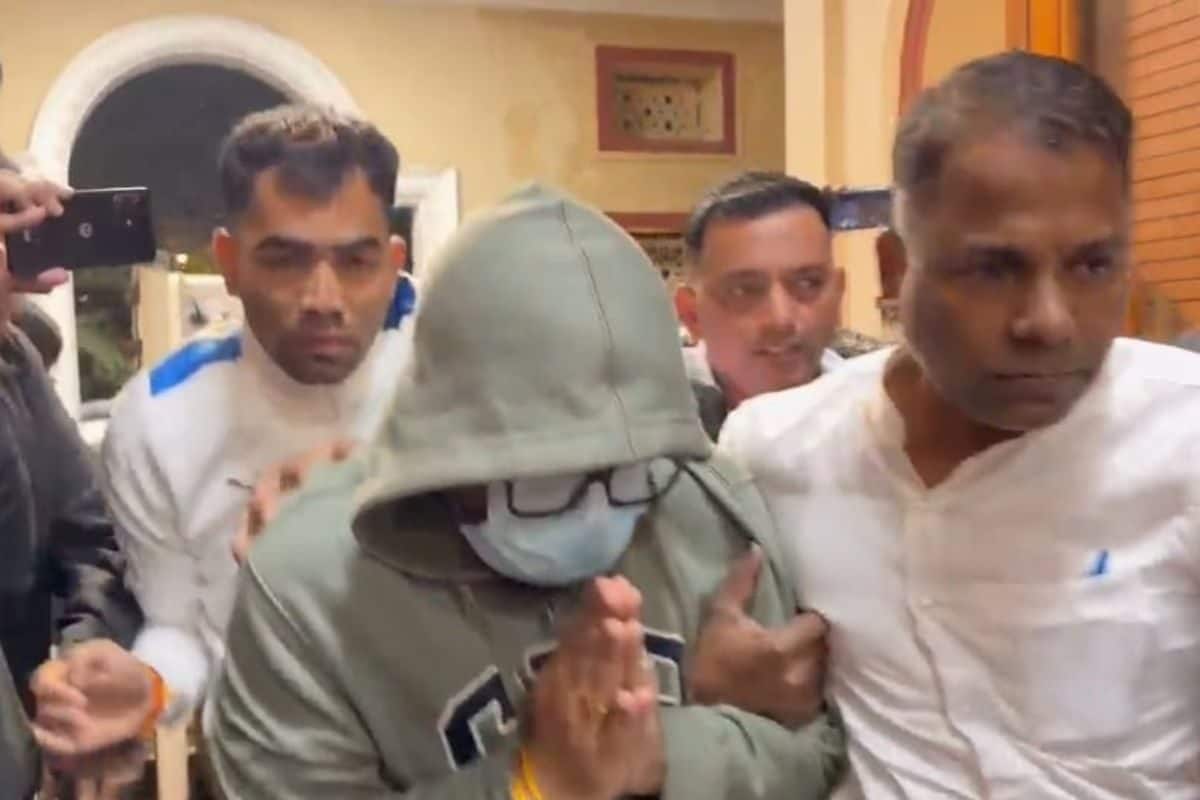 कोर्ट में हाथ जोड़ते नजर आए लूथरा ब्रदर्स क्या कसेगा कानूनी शिकंजा