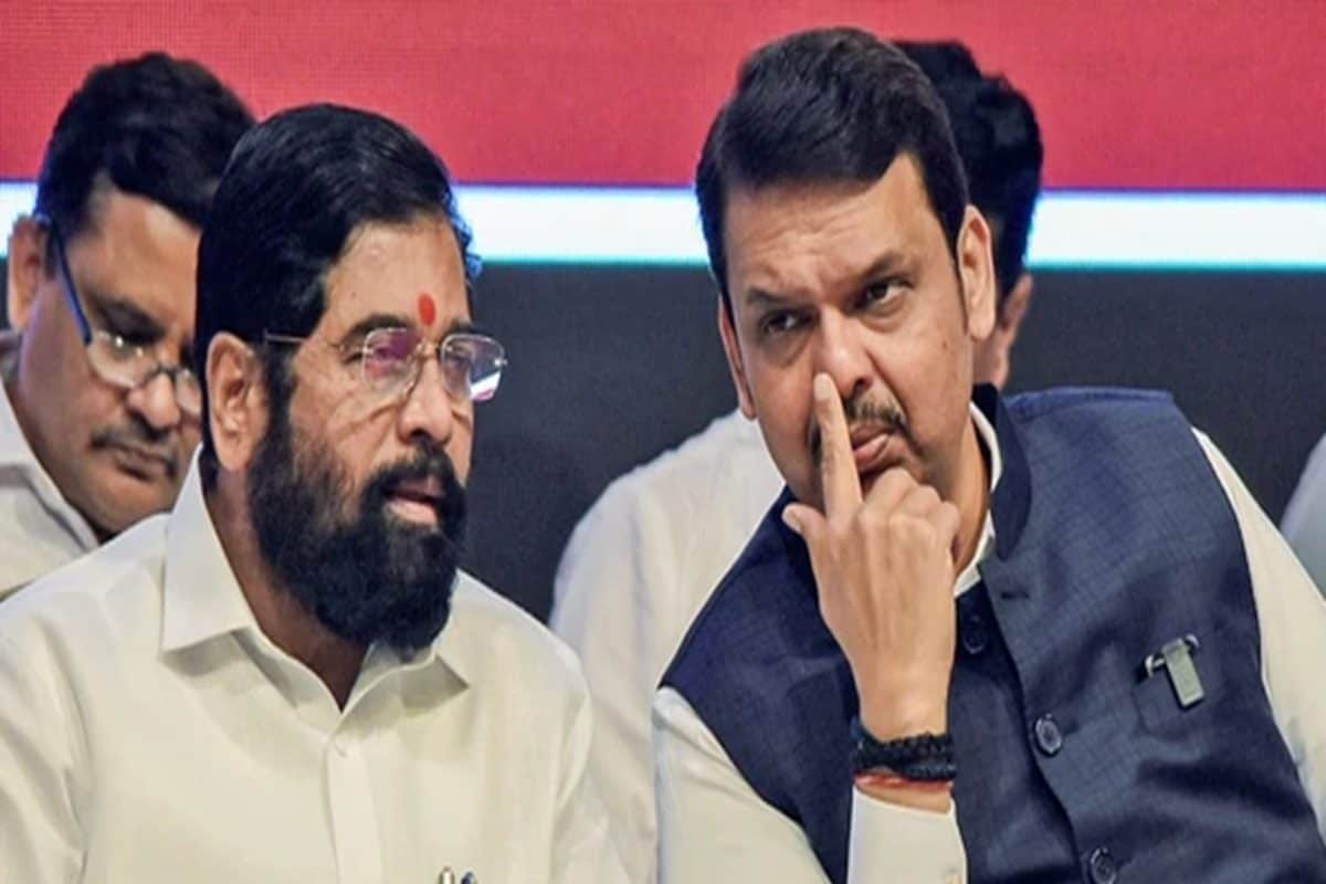 फडणवीस-शिंदे पहुंचे हेडगेवार स्मृति मंदिर, लेकिन अजित पवार ने बनाई दूरी