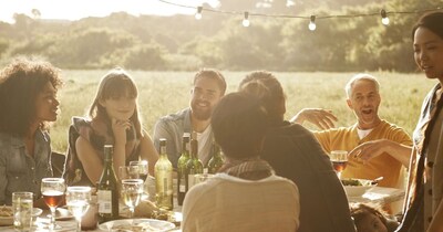 जब शख्स ने अपने बॉयफ्रेंड के पिता को देखा तो हैरान रह गया. (प्रतीकात्मक फोटो: Canva)