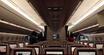 बाथरूम की जगह सीट पर ही कर दी पेशाब (इमेज- फाइल फोटो) 