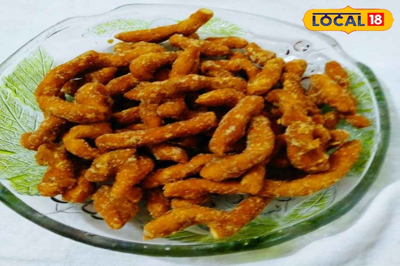 सर्दियों में छा गई देसी गुड़ सेव, बिना मशीन बनी हेल्दी और एनर्जी से भरपूर स्नैक सर्दियों में छा गई देसी गुड़ सेव, बिना मशीन बनी हेल्दी और एनर्जी से भरपूर स्नैक