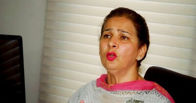 नवजोत कौर ने कहा कि कांग्रेस में सीएम रेस के पांच दावेदार हैं और उनके पास कुर्सी खरीदने के लिए 500 करोड़ नहीं. (फाइल फोटो PTI)