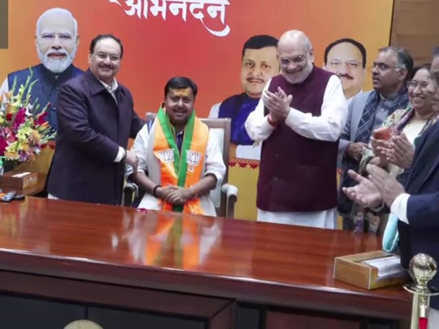 नितिन नबीन बैठे कार्यकारी अध्यक्ष की कुर्सी पर, जेपी नड्डा ने किया अभिनंदन