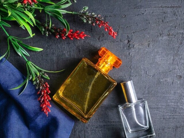 परफ्यूम बनाने का आसान तरीका घर पर नेचुरल खुशबू के साथ. - News18 हिंदी