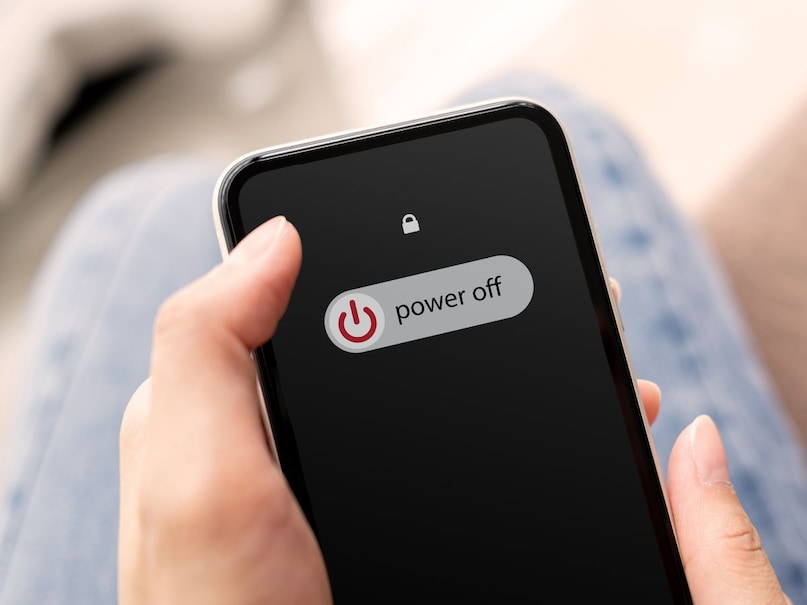 restart phone tips, laptop restart guide,improve device speed,phone security tips,boost laptop performance,फोन रीस्टार्ट कैसे करें,लैपटॉप रीस्टार्ट टिप्स,डिवाइस की स्पीड बढ़ाएं,बैटरी और सुरक्षा सुधार,फोन और लैपटॉप तेज़ करें