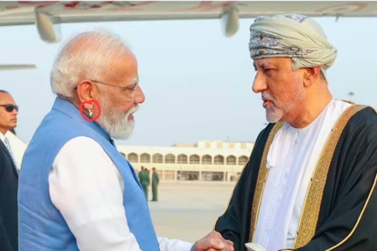 फैशन नहीं हाई-टेक डिप्लोमेसी: PM मोदी के कान की चमकती डिवाइस का राज क्या