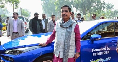 Prahlad Joshi drives hydrogen Toyota Mirai to Parliament; zero-emission future.