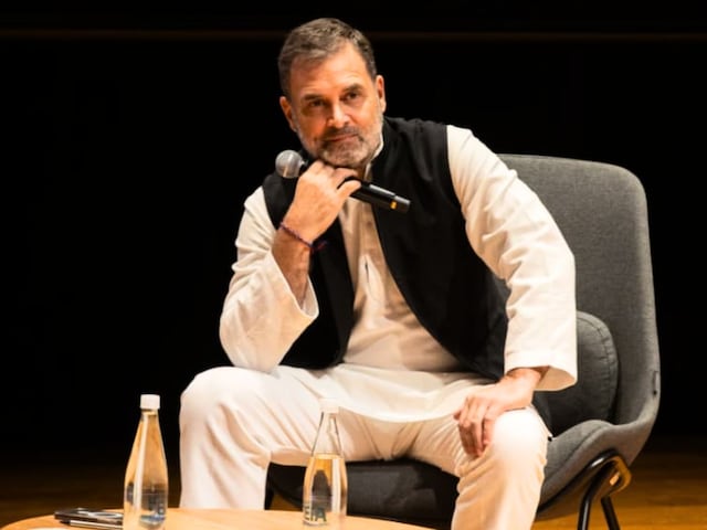 'विदेशी मेहमान से मिलने नहीं दिया जाता', 4 फोटो ने खोली राहुल के दावों की पोल