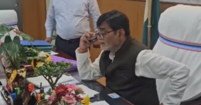 कैमूर और रामगढ़ में खाद संकट पर मंत्री रामकृपाल यादव ने तुरंत कार्रवाई की, किसानों को राहत देने के लिए सख्त निर्देश दिए. 