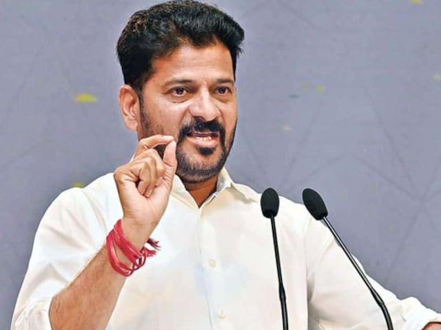 'कुवारों के भगवान अलग, पियक्कड़ों के अलग', CM रेवंत रेड्डी का विवादित बयान