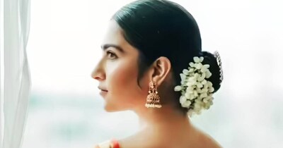 नई दिल्ली. साउथ की वो हसीना, जिसने अपनी एक फिल्म से बॉक्स ऑफिस पर ऐसा कब्जा किया था कि देखने वालों की तो आंखें फटी की फटी रह गई थी. अपने दमदार अभिनय से उन्होंने लोगो का ऐसा दिल जीता कि वह सुर्खियों में छा गई थीं. 