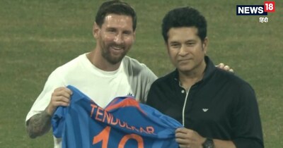  सचिन ने 2011 वर्ल्ड कप की अपनी 10 नंबर की जर्सी मसेी को गिफ्ट में दे दी. 
