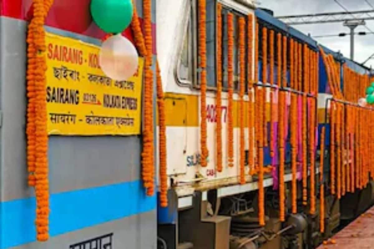 सैरांग-नई दिल्ली राजधानी से कटकर 7 हाथियों की मौत 5 डिब्बे पटरी से उतरे