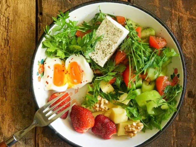 foods to avoid in high blood pressure, hypertension diet foods list, high bp harmful foods, salty foods raise blood pressure, diet tips for bp patients, best diet for hypertension control, हाई ब्लड प्रेशर में क्या न खाएं, बीपी मरीजों के लिए नुकसानदायक फूड्स, हाई बीपी के लिए डाइट टिप्स, ब्लड प्रेशर कंट्रोल करने के लिए क्या खाएं