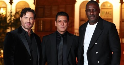 Salman Khan poses with Idris Elba, Édgar Ramírez at Red Sea Film Festival; pics go viral.