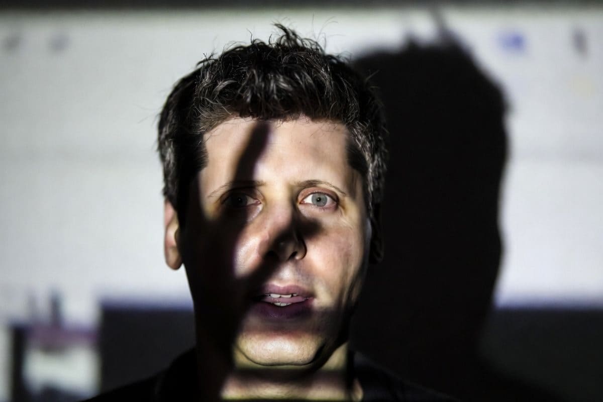 गूगल से क्यों डरे हुए हैं चैटजीपीटी वाले सैम ऑल्टमैन? कल तक थे AI के बादशाह