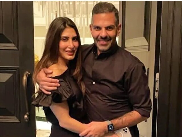 संजय कपूर प्रॉपर्टी विवाद: अब ननद के खिलाफ प्रिया सचदेव ने किया मानहानि केस