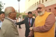 सौगत दा! आप लॉमेकर हैं, भद्रलोक से आते हैं, ई सिगरेट तो गैर कानूनी है