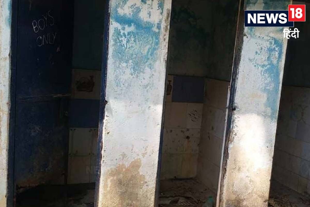 स्कूल में अचानक पहुंचे राज्यपाल दिखा कुछ ऐसा कि रूमाल से ढकना पड़ा मुंह