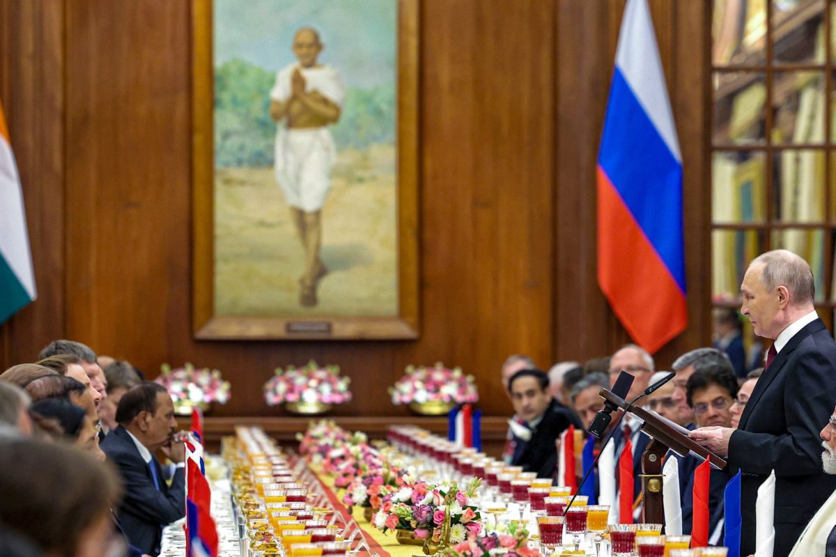 पुतिन के सम्मान में हुए भोज में कैसे था माहौल थरूर ने फोटो शेयर कर सब बताया