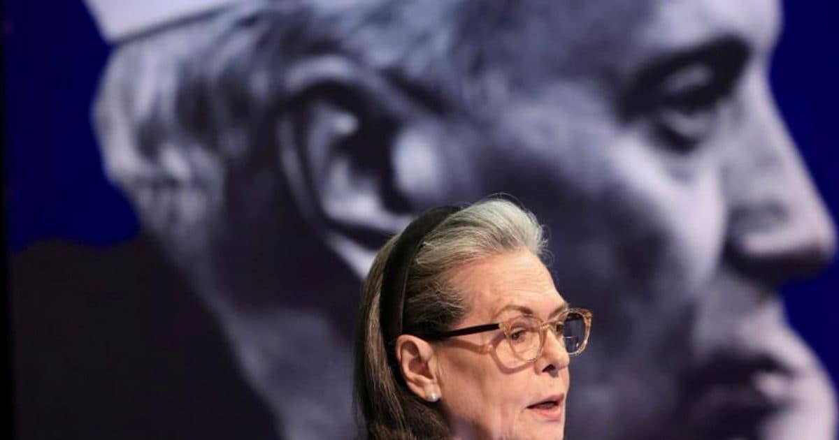 नेहरू के दस्‍तावेज 51 बक्‍सों में भरकर ले गया था गांधी पर‍िवार, सरकार ने मांगे