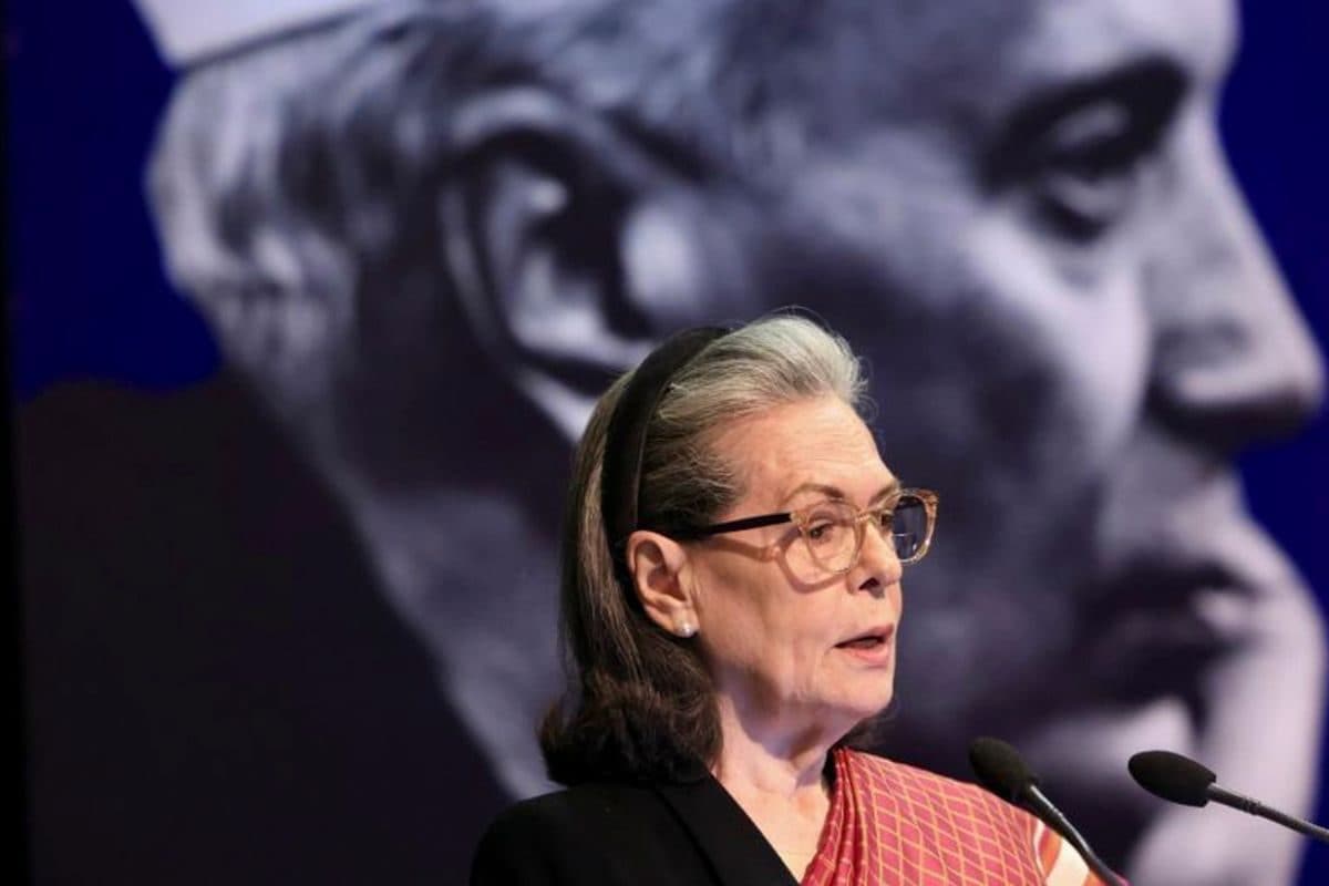 नेहरू के दस्‍तावेज 51 बक्‍सों में भरकर ले गया था गांधी पर‍िवार सरकार ने मांगे