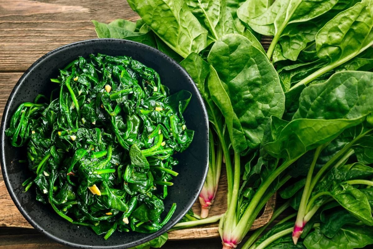 पालक खाने से हो सकती है मौत ओडिशा में परिवार के 3 लोगों की मौत से हड़कंप