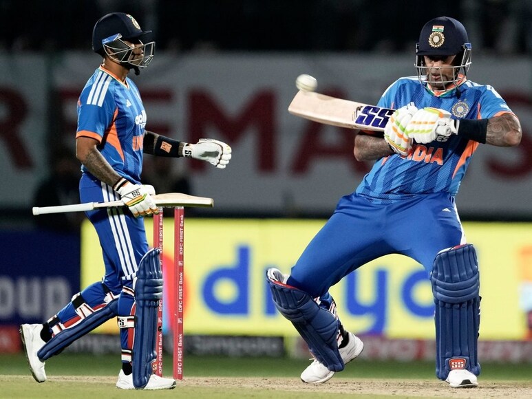 সূর্যকুমার যাদব, সূর্যকুমার যাদব রেকর্ড, সূর্যকুমার যাদব 100 টি-টোয়েন্টি ম্যাচ, সূর্যকুমার যাদব গ্লেন ম্যাক্সওয়েলকে ছাড়িয়ে গেলেন, সূর্যকুমার যাদব ম্যাক্সওয়েল রেকর্ড ছাড়িয়ে গেলেন, ind বনাম এনজেড, সূর্যকুমার যাদব, সূর্যকুমার যাদব, সূর্যকুমার নিউজল্যান্ড,