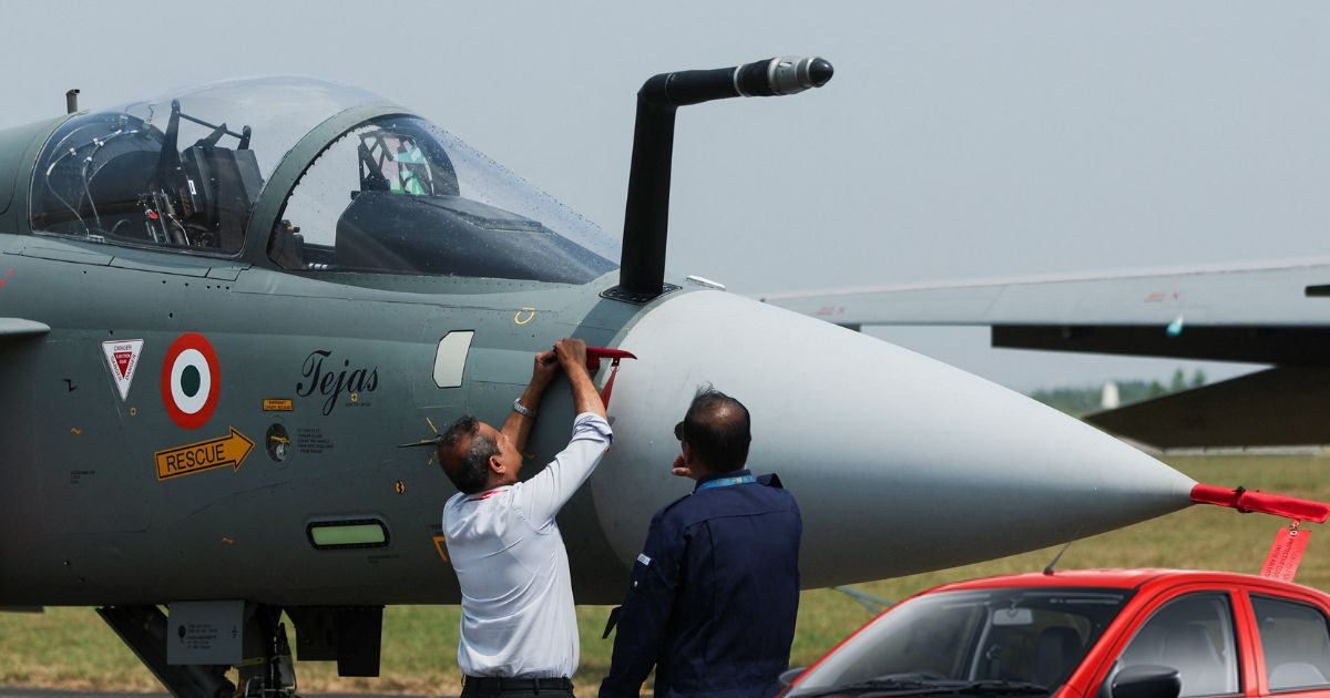 फाइटर जेट्स का ऑल्टो है ये लड़ाकू विमान, 200 जेट खरीद रहा भारत, कितना कारगर?